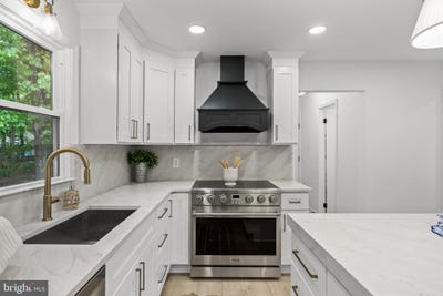 /international/us/1-dickson-drive-medford-nj-110109957256/