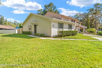 /international/us/828-village-drive-brooksville-fl-110110308167/