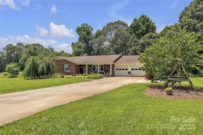 /international/us/137-proust-road-statesville-nc-110100582695/