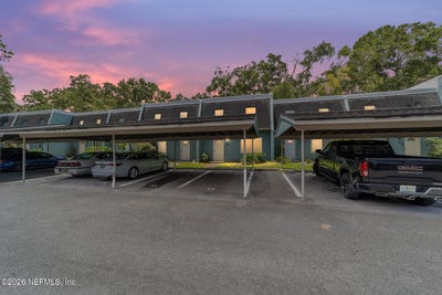 /international/us/501-sw-75th-gainesville-fl-110105935928/
