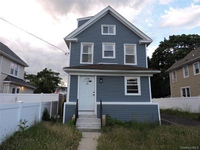 /international/us/23-maple-avenue-hempstead-ny-110108398636/