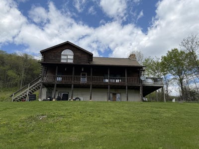 /international/us/32776-rustys-ln-blue-river-wi-110107844286/