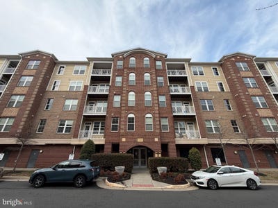/international/us/13722-neil-armstrong-avenue-herndon-va-110108390080/