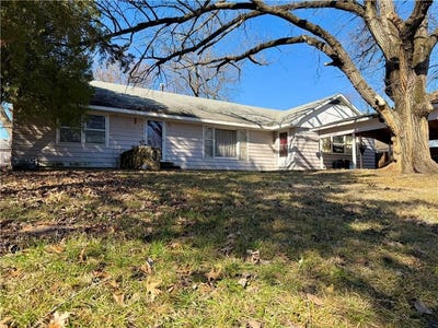 /international/us/609-ridge-street-yates-center-ks-110105799320/