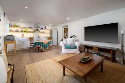 /international/us/1703-chapala-street-santa-barbara-ca-110108356997/