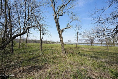 /international/us/18760-mckinley-lake-road-parsons-ks-110107050636/