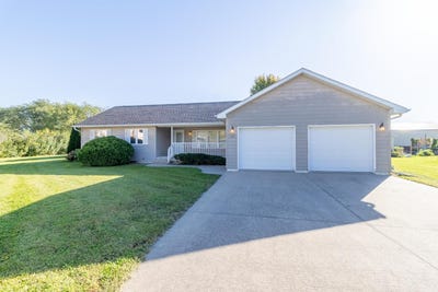 /international/us/311-14th-street-onawa-ia-110120455084/