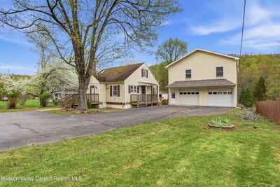 /international/us/702-rt-212-saugerties-ny-110107483123/