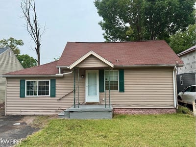 /international/us/1329-e-decamp-street-burton-mi-110119548916/