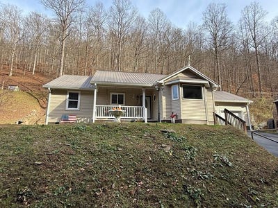 /international/us/1035-frozen-creek-rd-raccoon-ky-110104016206/