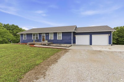 /international/us/3664-stewart-farm-road-wamego-ks-110107841482/