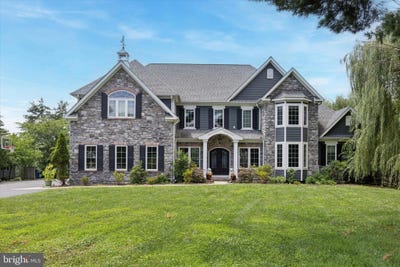 /international/us/35-w-pine-tree-drive-broomall-pa-110100846524/