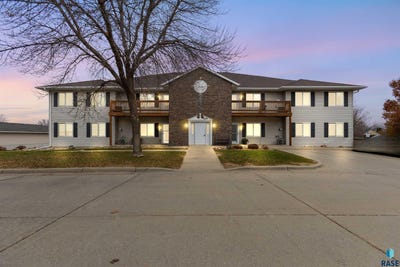 /international/us/3300-w-miles-pl-sioux-falls-sd-110103697640/