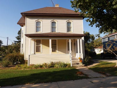 /international/us/330-w-main-street-princeton-wi-110102302565/