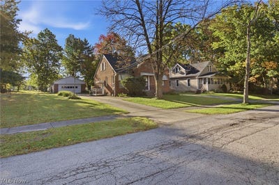 /international/us/5451-hill-street-maple-heights-oh-110120408736/