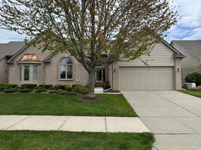 /international/us/20441-columbia-drive-macomb-mi-110099165442/