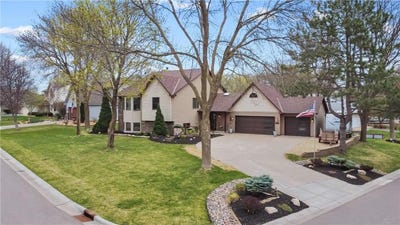 /international/us/12481-88th-place-n-maple-grove-mn-110107729950/