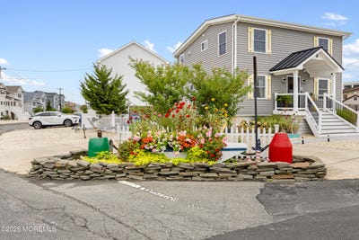 /international/us/4-weaver-drive-manahawkin-nj-110120083069/