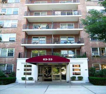 /international/us/63-33-98-place-rego-park-ny-110101211812/?lang=en