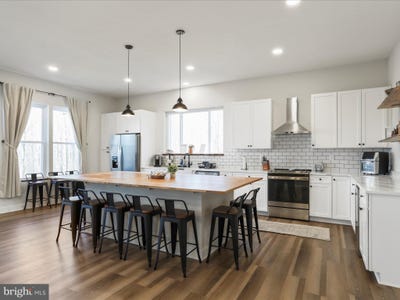 /international/us/115-mountain-top-lane-new-market-va-110096612917/