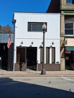 /international/us/235-seneca-street-oil-city-pa-110104940352/