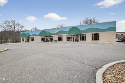 /international/us/929-n-main-street-marion-va-110106784836/