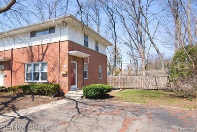 /international/us/2604-rochester-road-royal-oak-mi-110107404846/
