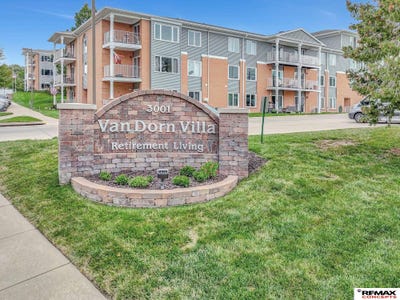 /international/us/3001-s-51st-street-court-lincoln-ne-110107681876/