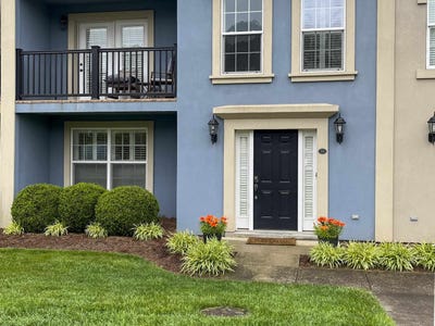 /international/us/28-courtyard-lane-barboursville-wv-110106670219/
