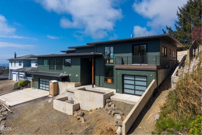 /international/us/1025-ne-7th-drive-newport-or-110106922611/