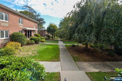 /international/us/270-oak-ridgewood-nj-110106279493/
