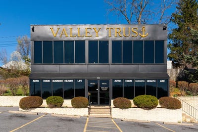 /international/us/829-greenville-ave-staunton-va-110098460473/