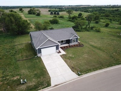 /international/us/103-graelyn-circle-barneveld-wi-110105874521/