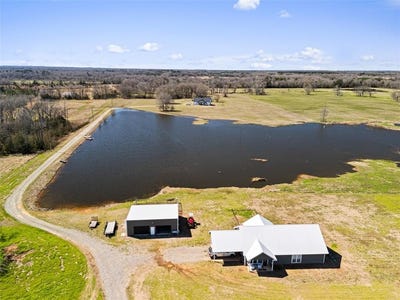 /international/us/385-county-road-3104-pittsburg-tx-110097043627/