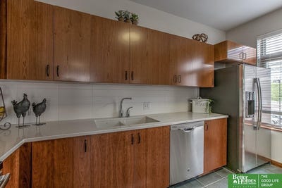 /international/us/1330-s-70-street-omaha-ne-110099365233/