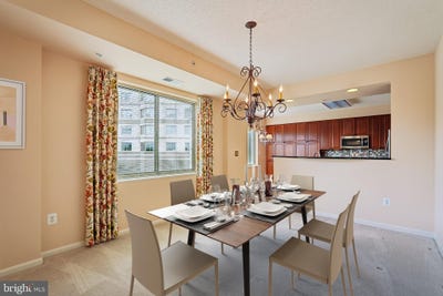 /international/us/19355-cypress-ridge-terrace-leesburg-va-110108581475/