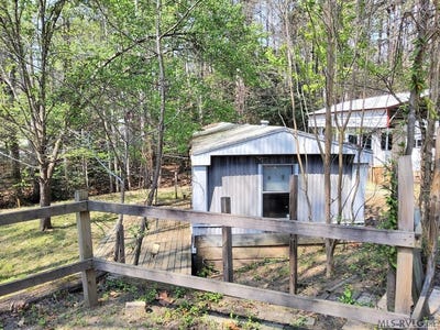 /international/us/71-cimmarron-trail-bracey-va-110106842860/