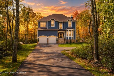 /international/us/109-forest-lake-drive-jim-thorpe-pa-110120486857/
