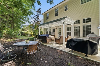 /international/us/2451-draymohr-court-mount-pleasant-sc-110107503884/