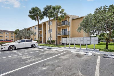 /international/us/300-w-palm-cir-w-pembroke-pines-fl-110108605052/