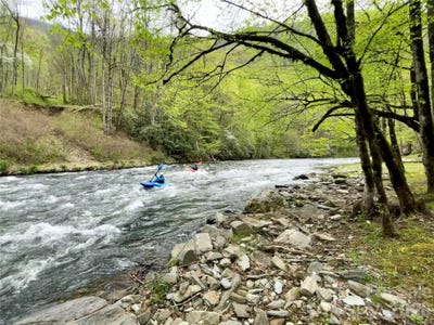 /international/us/mystic-river-way-bryson-city-nc-110108165520/