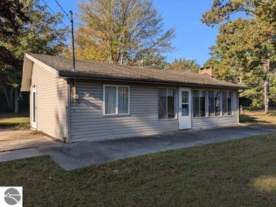 /international/us/5533-e-county-line-road-south-branch-mi-110109060627/