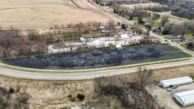 /international/us/2265-independence-avenue-waterloo-ia-110106984802/