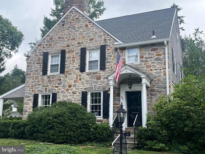 /international/us/541-w-beechtree-lane-wayne-pa-110100987166/