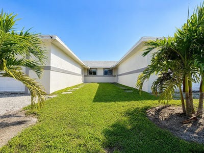 /international/us/777-779-bedford-drive-lehigh-acres-fl-110105804852/