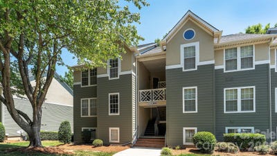 /international/us/19823-henderson-road-cornelius-nc-110108077079/