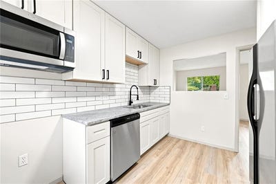 /international/us/7913-15-grandview-street-overland-park-ks-110119618001/