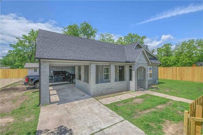 /international/us/902-post-oak-street-hearne-tx-110107583386/