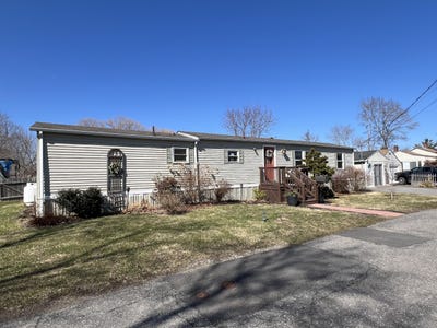 /international/us/15-marks-lane-rockland-me-110107401199/