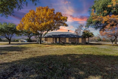 /international/us/803-westshore-drive-st-paul-tx-110104329232/